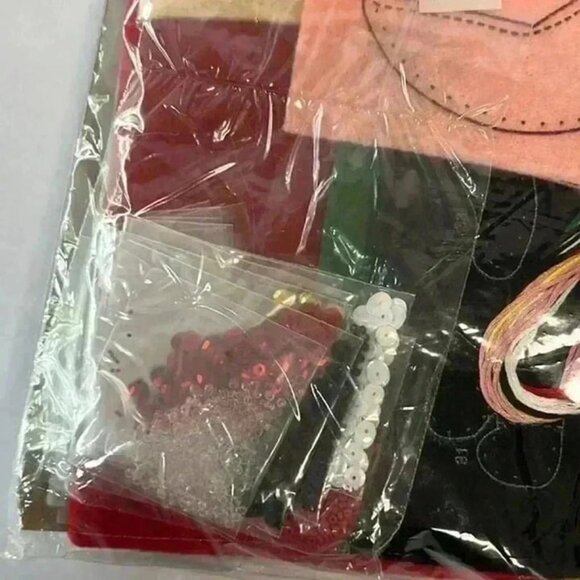 Vintage Designs For The Needle 15" Felt Stocking Kit #9911 Jungle Animals - Picture 3 of 7